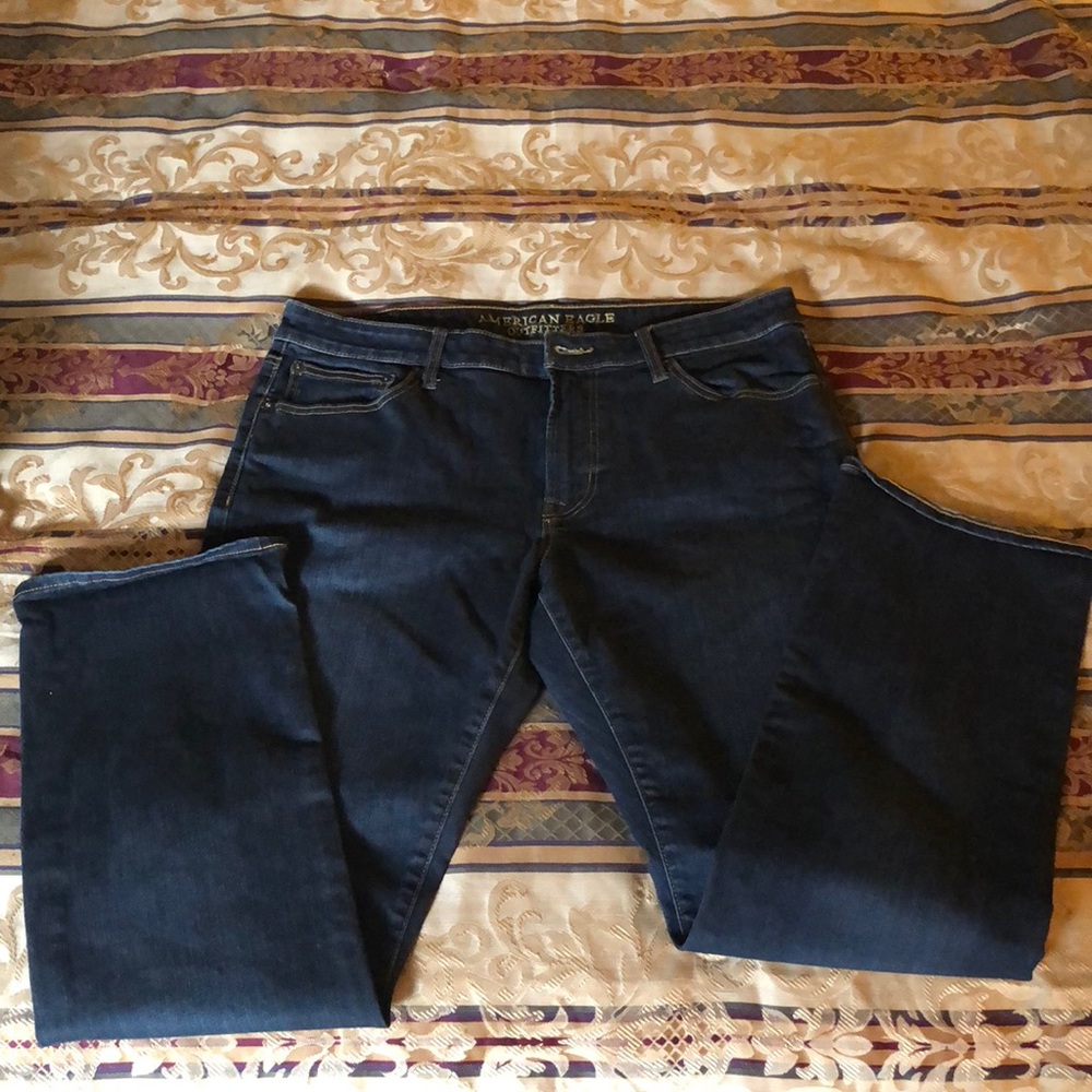American Eagle Men’s Extreme Flex denim jeans